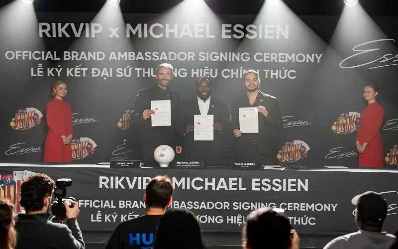 Michael Essien trở th&agrave;nh đại sứ cho Rikvip mang nhiều &yacute; nghĩa chiến lược